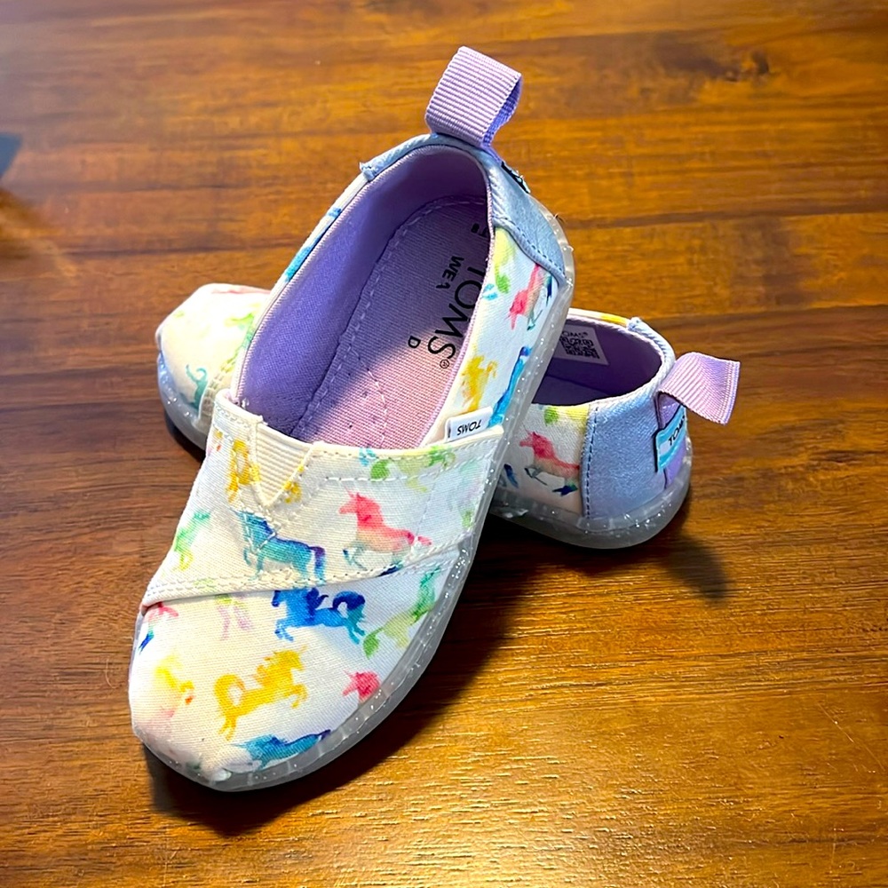 TOMS Alpagarta White Watercolor Ombré Unicorns
